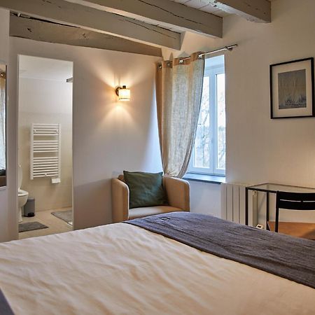 Bed and Breakfast La Breizhidence Комбур Екстер'єр фото