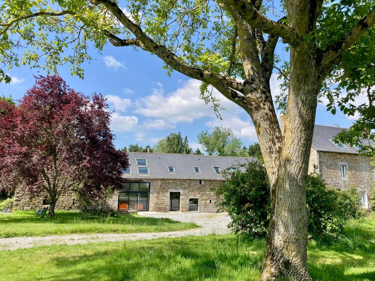 Bed and Breakfast La Breizhidence Комбур Екстер'єр фото