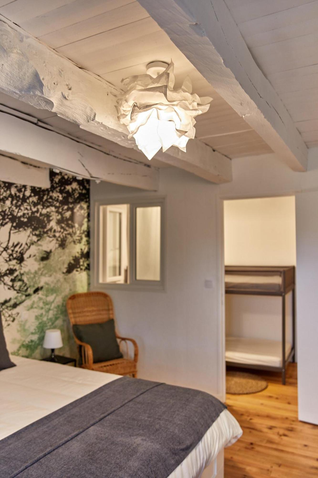 Bed and Breakfast La Breizhidence Комбур Екстер'єр фото