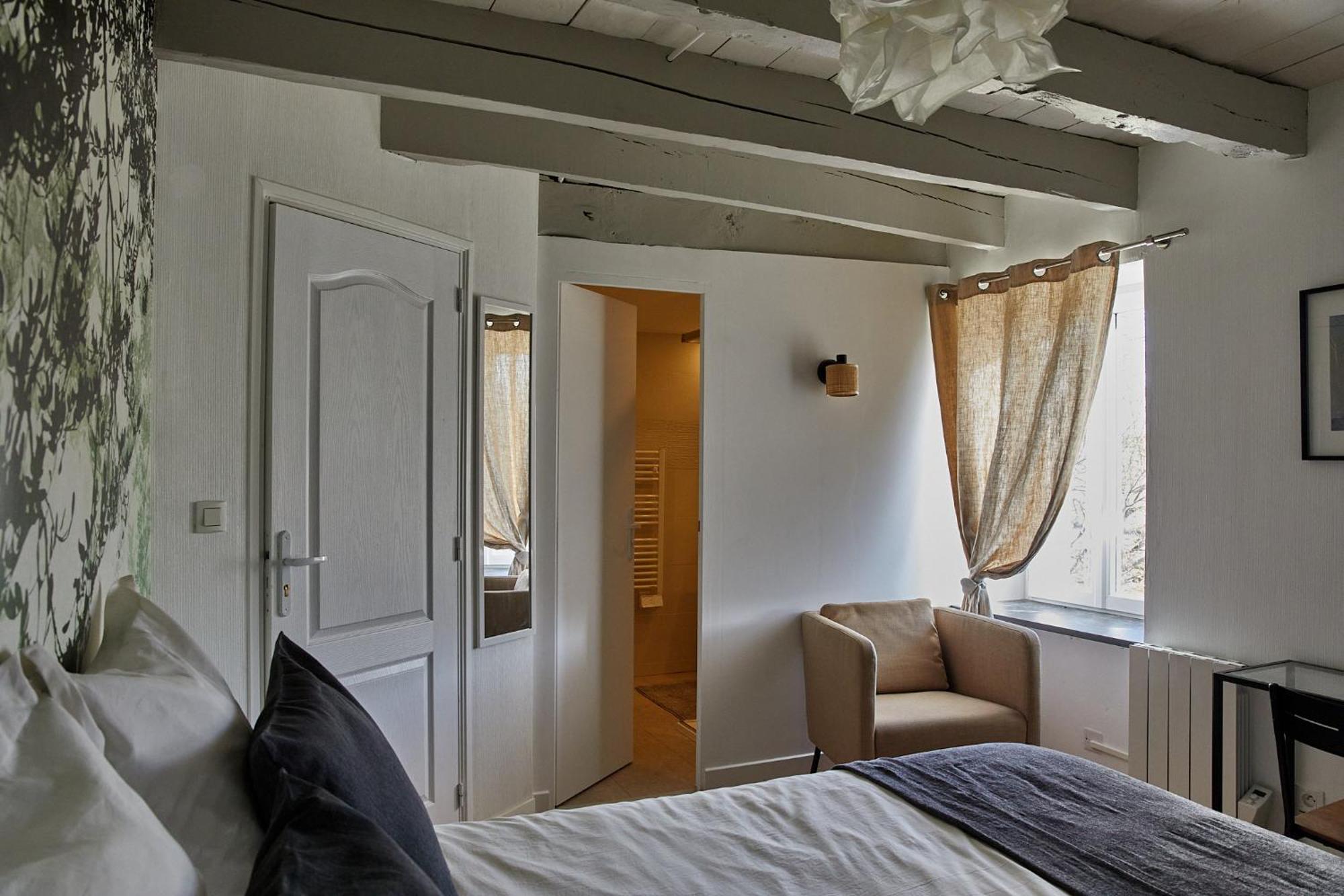 Bed and Breakfast La Breizhidence Комбур Екстер'єр фото